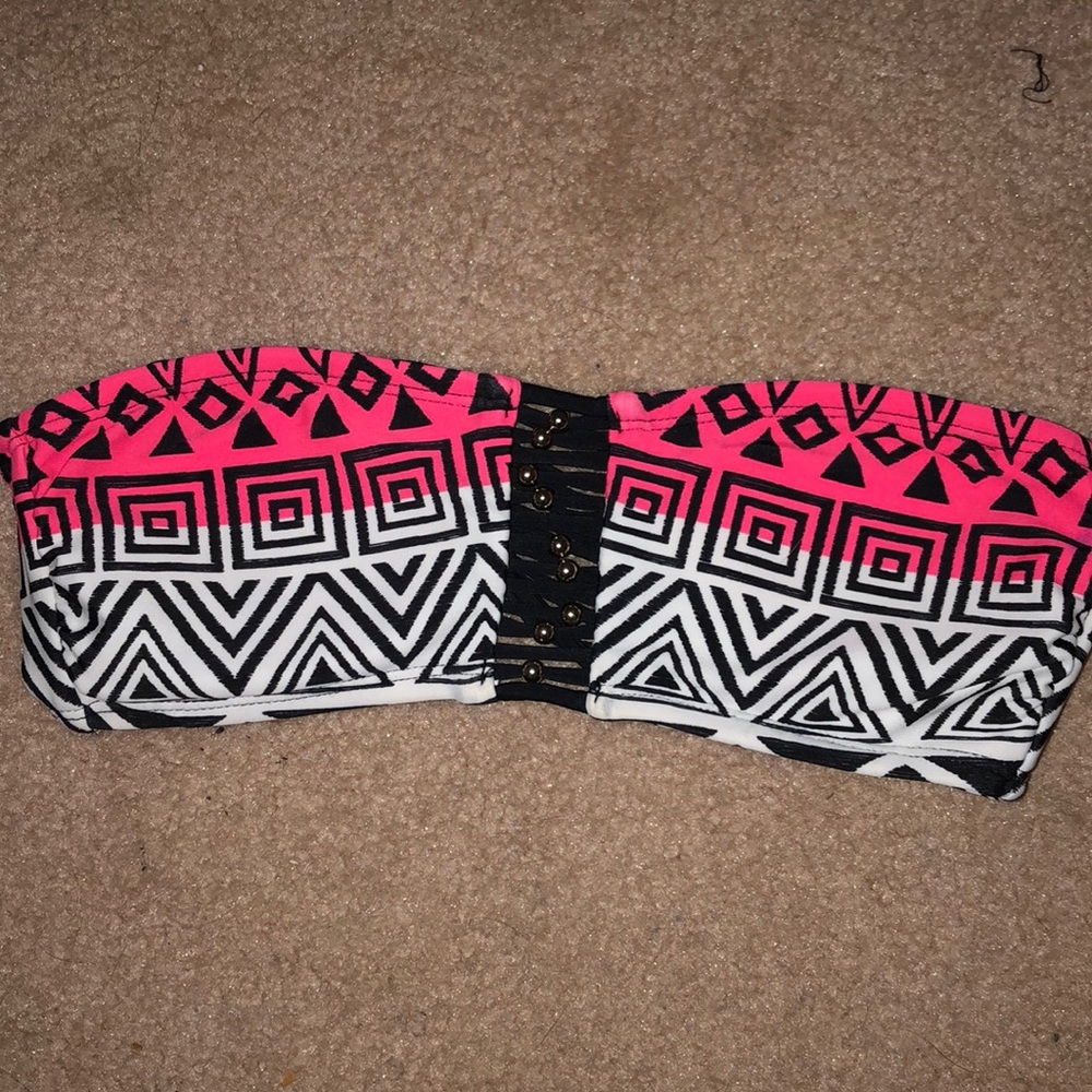 Bandeau bathing suit w/ bead accessories